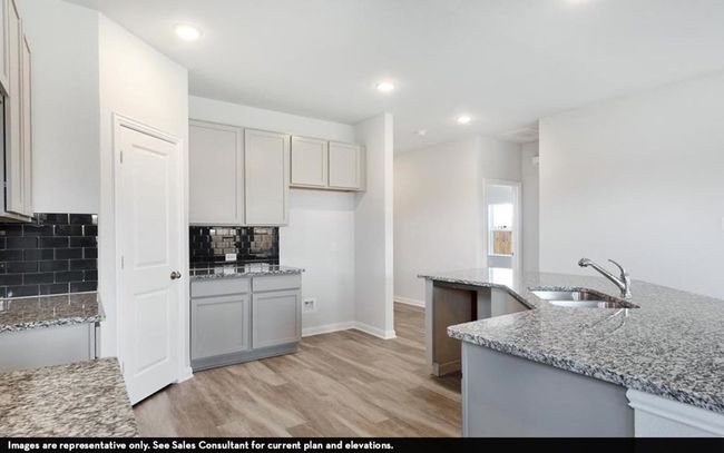 290 Yosemite Dr, House other with 3 bedrooms, 2 bathrooms and 2 parking in Kyle TX | Image 10