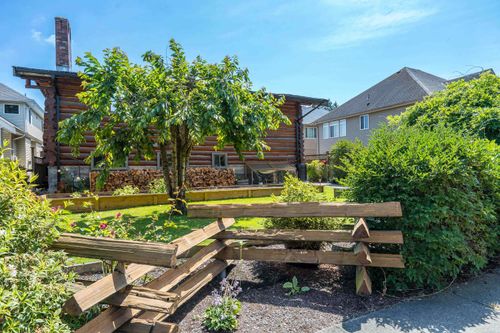2716 Cambie St, Abbotsford, BC, V4X1H4 | Card Image