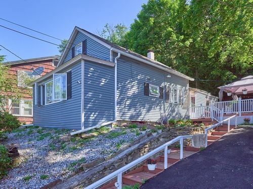 53 Temple St, Spencer, MA, 01562-2555 | Card Image