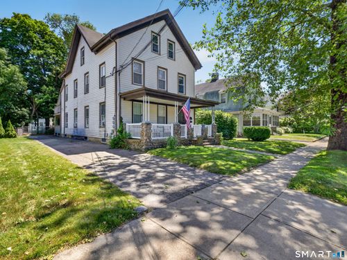 28 Moss St, Pawcatuck, CT, 06379-8111 | Card Image