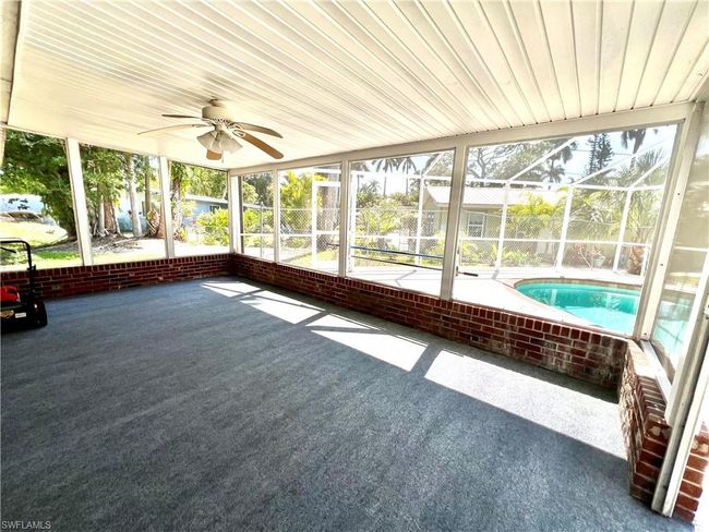 Screened lanai. | Image 5