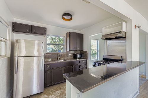 apt-b-1013 E 3rd St, Austin, TX, 78702-4262 | Card Image