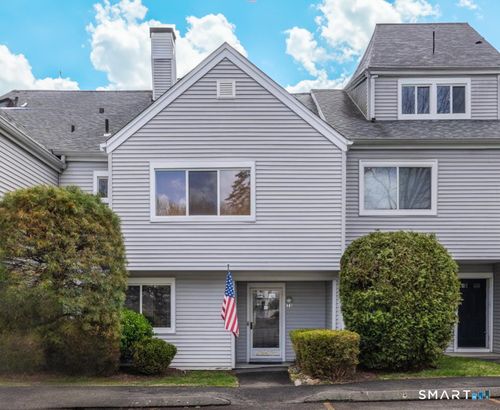 71-71 Country Pl, Shelton, CT, 06484-3862 | Card Image