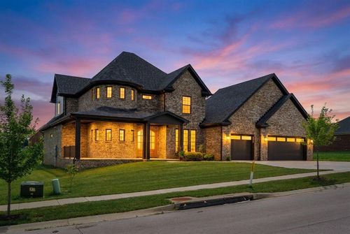 413 Weston Park, Lexington, KY, 40515-5725 | Card Image