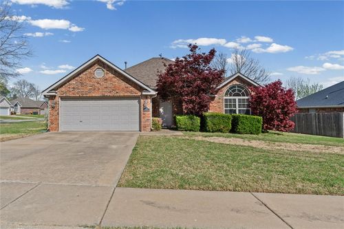 2962 N Bluegrass Pl, Fayetteville, AR, 72704-6032 | Card Image