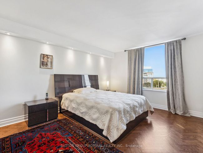 604 - 7 Townsgate Dr, Condo with 2 bedrooms, 2 bathrooms and 2 parking in Vaughan ON | Image 5