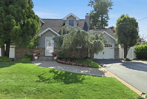 151 New York Ave, Babylon, NY, 11704-2802 | Card Image