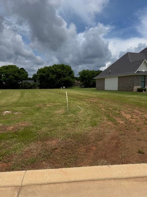 323 Newport Ln, Benton, LA, 71006-1100 | Card Image