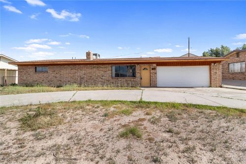 1684 Quartz Cir, Bullhead City, AZ, 86442-6014 | Card Image