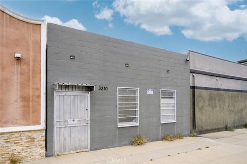 3210 N San Fernando, Burbank, CA, 91504 | Card Image