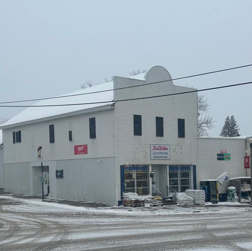 147 E Oak St, Glenwood City, WI, 54013-4232 | Card Image