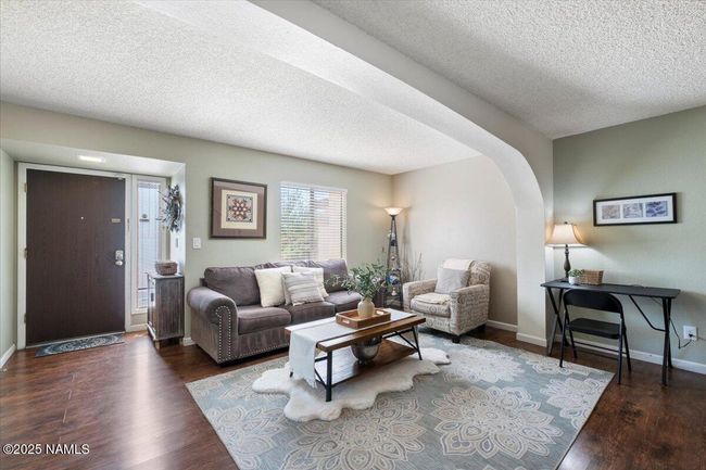 811 E Eugie Ave, Townhouse with 2 bedrooms, 2 bathrooms and null parking in Phoenix AZ | Image 9