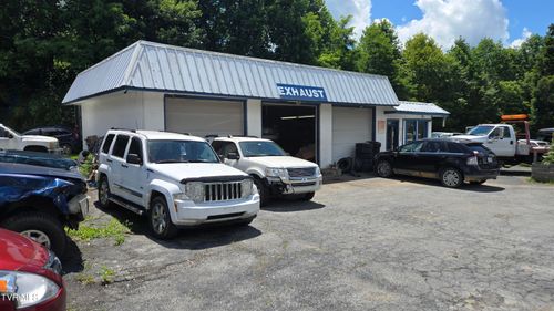 8876 Highway 19 E, Roan Mountain, TN, 37687-3356 | Card Image