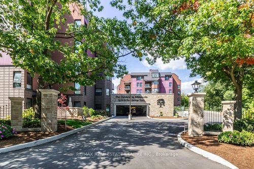 11-52 Blue Springs Dr, Waterloo, ON, N2J4M4 | Card Image