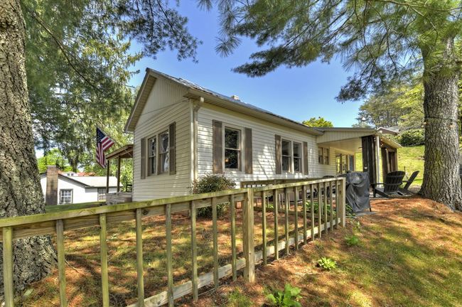 102 Riverview St, Home with 3 bedrooms, 2 bathrooms and null parking in Copperhill TN | Image 39