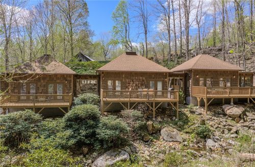 426 Cook Town Rd, Bakersville, NC, 28705-9138 | Card Image