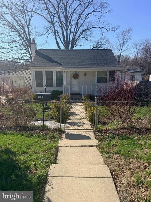 802 Minna Ave, CAPITOL HEIGHTS, MD, 20743-1535 | Card Image