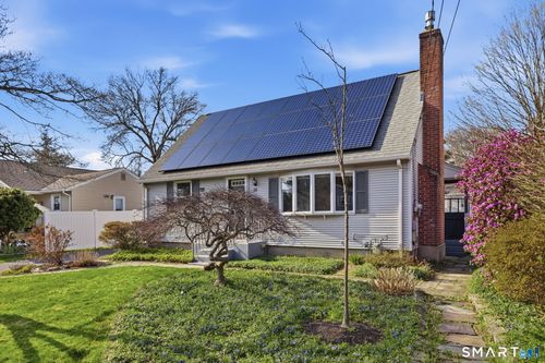 38 Juniper St, Newington, CT, 06111-2713 | Card Image