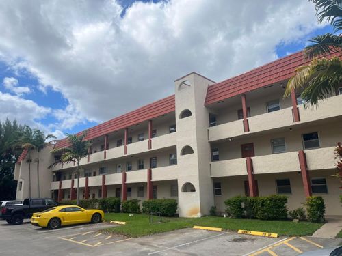302-8101 N Sunrise Lakes Dr, Sunrise, FL, 33322-1685 | Card Image