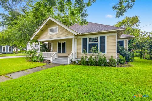 108 W San Antonio St, Victoria, TX, 77901-5161 | Card Image