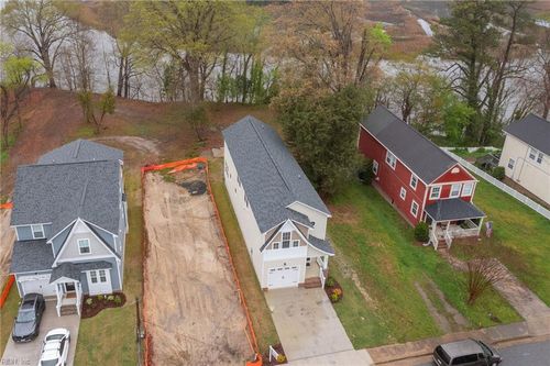 158 Riverview Ave, Smithfield, VA, 23430-1122 | Card Image