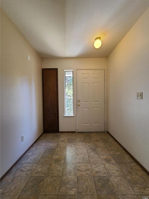 b-1115 N Lincoln St, Dixon, CA, 95620-4018 | Card Image