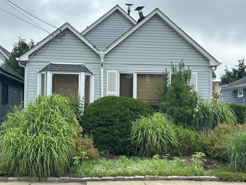 132 Coronado St, Atlantic Beach, NY, 11509-1128 | Card Image