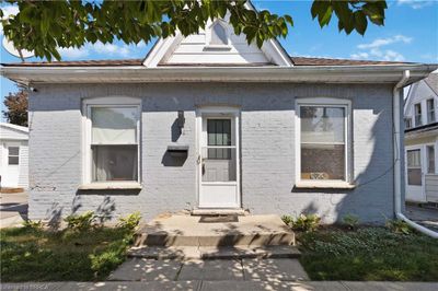 66 Oak St, House other with 2 bedrooms, 1 bathrooms and 1 parking in Brantford ON | Image 3