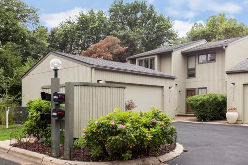 11140 Abbott Ln, Minnetonka, MN, 55343-8965 | Card Image