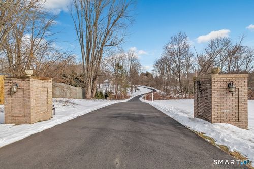 461 Amity Rd, Woodbridge, CT, 06525-1647 | Card Image