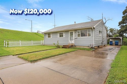 2 Briarcliff Dr, Granite City, IL, 62040-2144 | Card Image