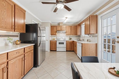 6171 192 Street, Surrey, BC, V3S8C7 | Card Image