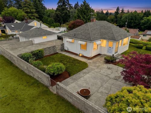 15852 7th Ave Sw, Burien, WA, 98166-3010 | Card Image