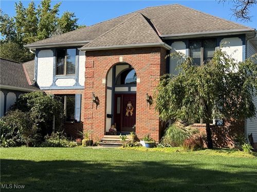 7432 Baldwin Creek Dr, Middleburg Heights, OH, 44130-5548 | Card Image