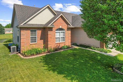 70298 Sunny Brook Ln, Richmond, MI, 48062-5563 | Card Image