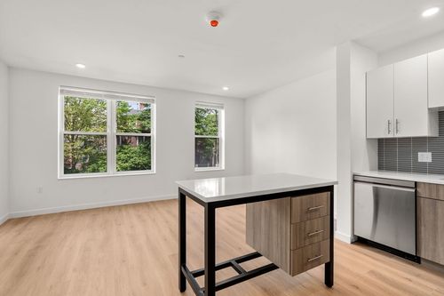 307-40 Centre St, Brookline, MA, 02446 | Card Image