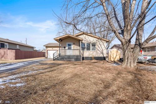 6614 Parkview Ln, Omaha, NE, 68104-1563 | Card Image