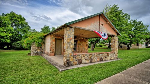 408 S Broad St, Saint Jo, TX, 76265 | Card Image