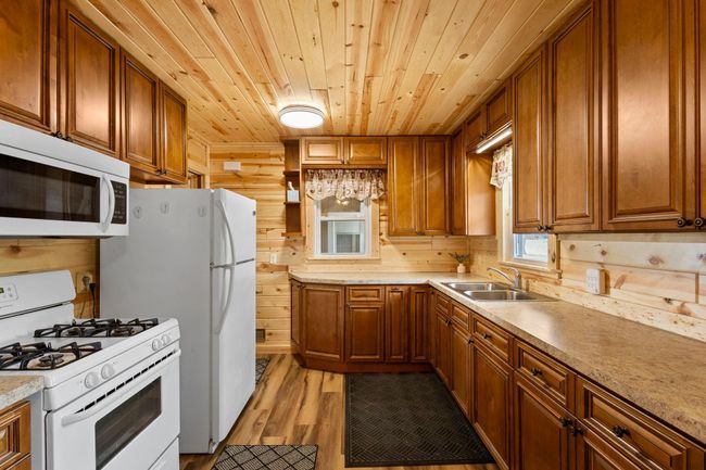 Kitchen | Image 10
