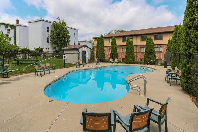 APT-1H - 25 Log St, Condo with 2 bedrooms, 1 bathrooms and null parking in Manchester NH | Image 21