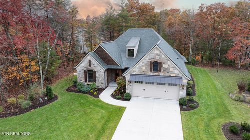 13 Laurelwood Cir, Crossville, TN, 38558-5102 | Card Image