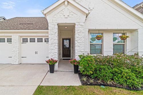 10621 Brookshire Rd, Fort Worth, TX, 76126-2675 | Card Image