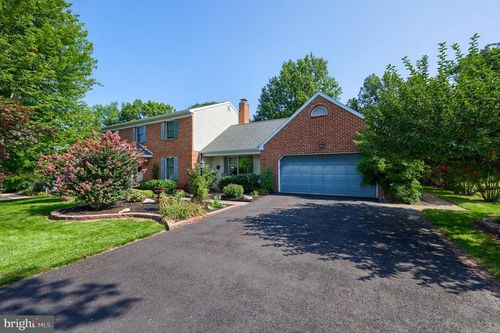 1300 Garrison Dr, YORK, PA, 17404-1246 | Card Image