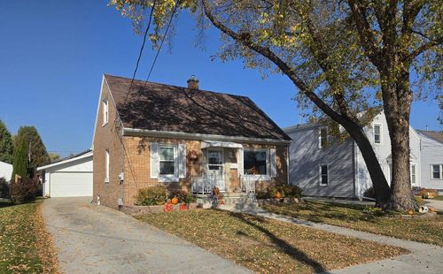 1826 Belmont Street, Manitowoc, WI, 54220 | Card Image
