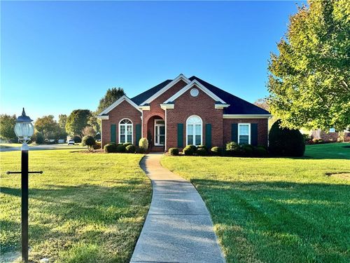 109 Oakmont Ct, Advance, NC, 27006-7097 | Card Image