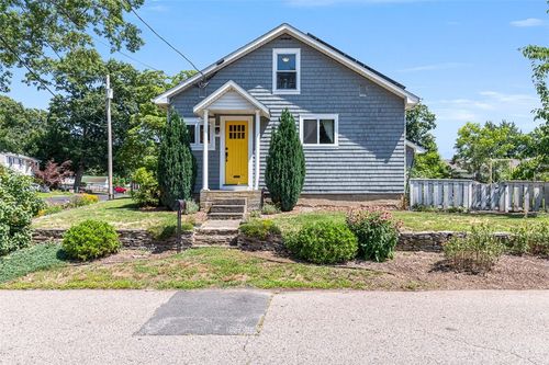 10 Wannisett Ave, Riverside, RI, 02915-2921 | Card Image