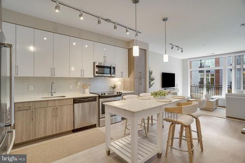 unit-352-145 Riverhaven Dr, OXON HILL, MD, 20745-1064 | Card Image