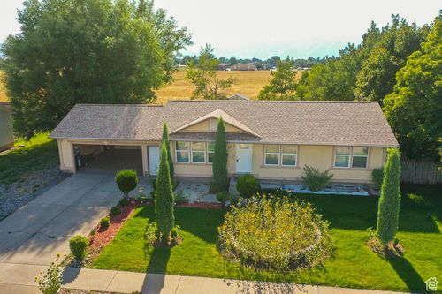 56 S 1000 E, Hyrum, UT, 84319-1447 | Card Image
