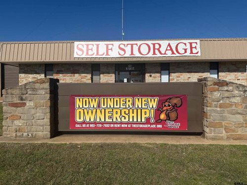 4001 W Oak St, Palestine, TX, 75801-5427 | Card Image