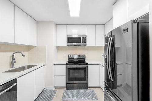 206-3668 Rae Ave, Vancouver, BC, V5R6A7 | Card Image